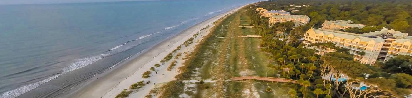 Wide sandy beaches in Palmetto Dunes